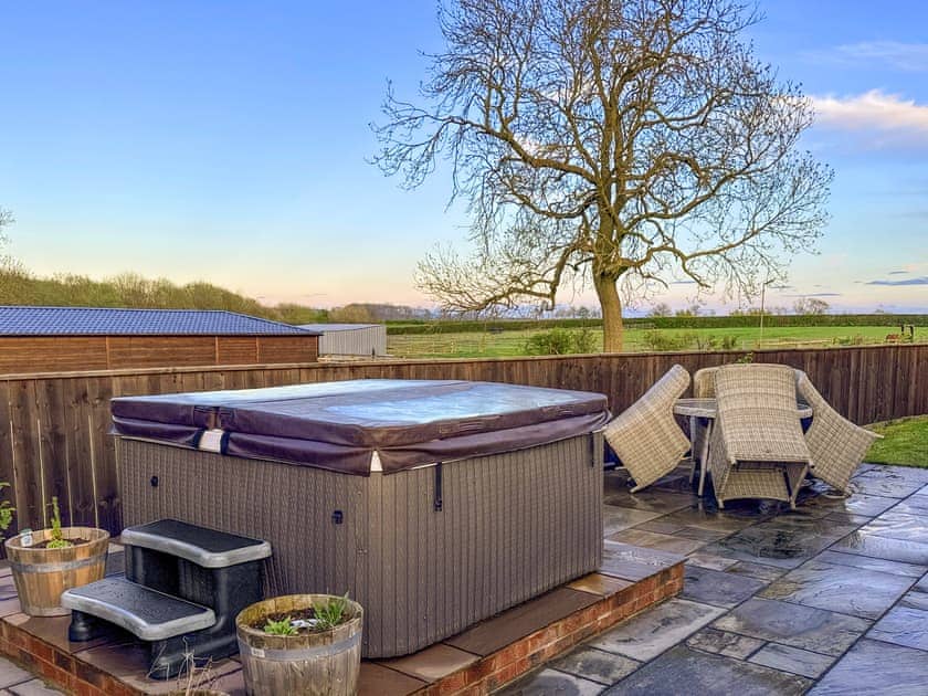 Jacuzzi | Cleveland View Cottage, Streetlam, near Northallerton