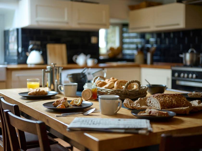 Kitchen | Farmhouse - Bach Wen Cottages, Clynnog Fawr
