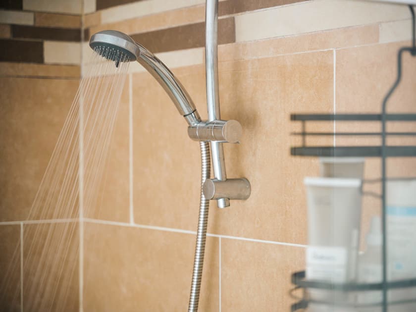 Bathroom | Farmhouse - Bach Wen Cottages, Clynnog Fawr