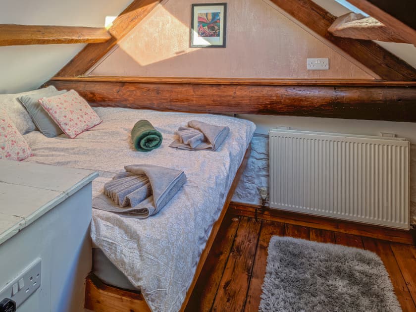 Double bedroom | Ceiliog Bach, Llangennith, near Swansea
