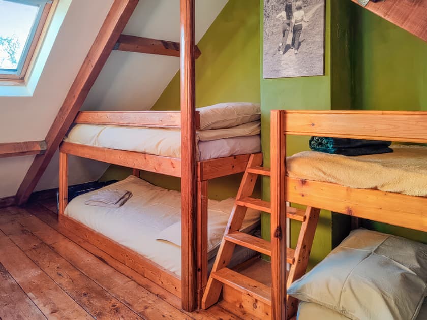 Bunk bedroom | Ceiliog Bach, Llangennith, near Swansea