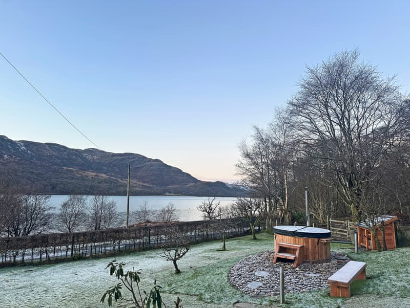 Wood-fired Scandi hot tub with a view. A winter aspect | Tigh-na-Creige, Colintraive