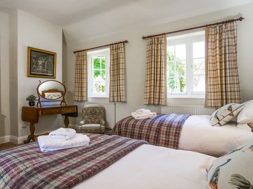 Twin bedroom | Garden Cottage - Glanusk Estate, Crickhowell