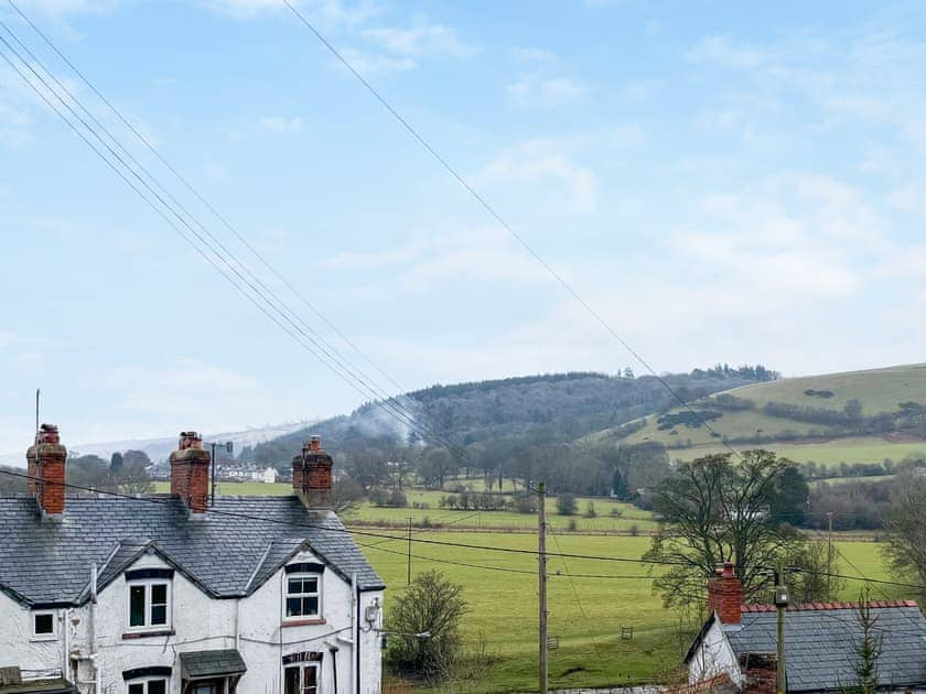 Setting | Swan Cottage, Corwen and the Berwyn Mountains