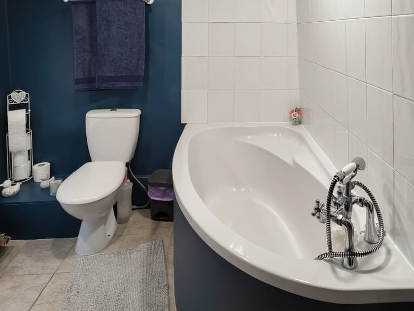 Bathroom | Nene Cottage, Upwell
