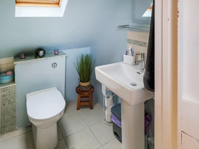 Bathroom | Nene Cottage, Upwell