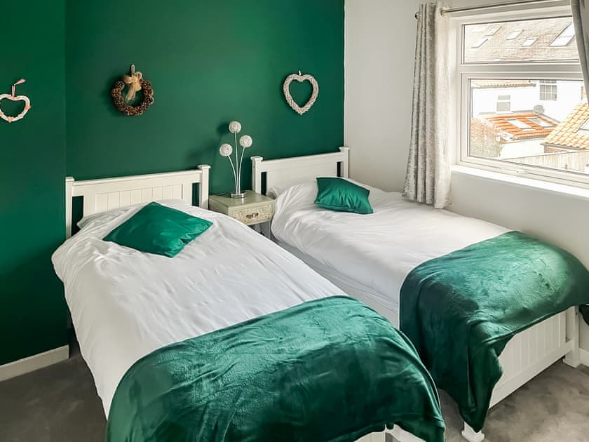 Twin bedroom | Willow Cottage, Beverley