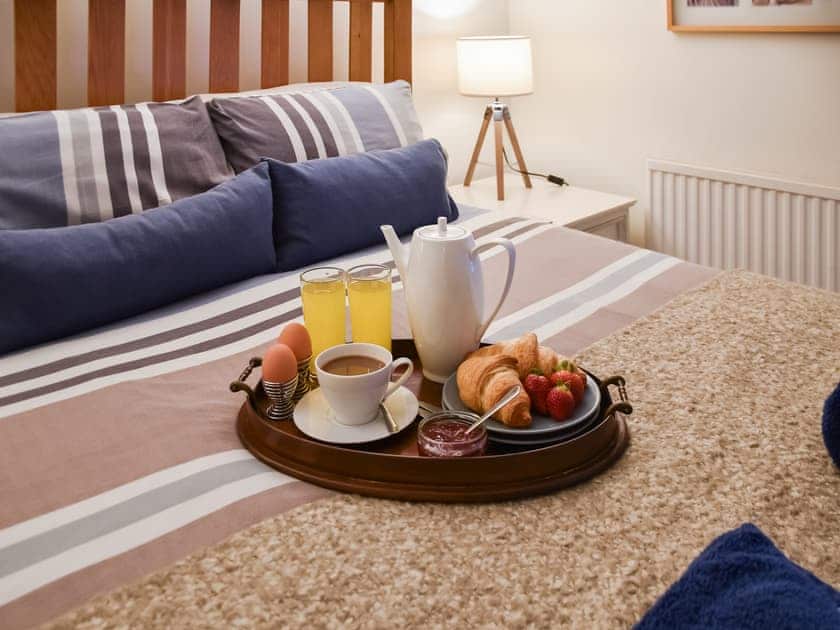 Master bedroom | White Stones Cottage, Caister-on-Sea, near Great Yarmouth