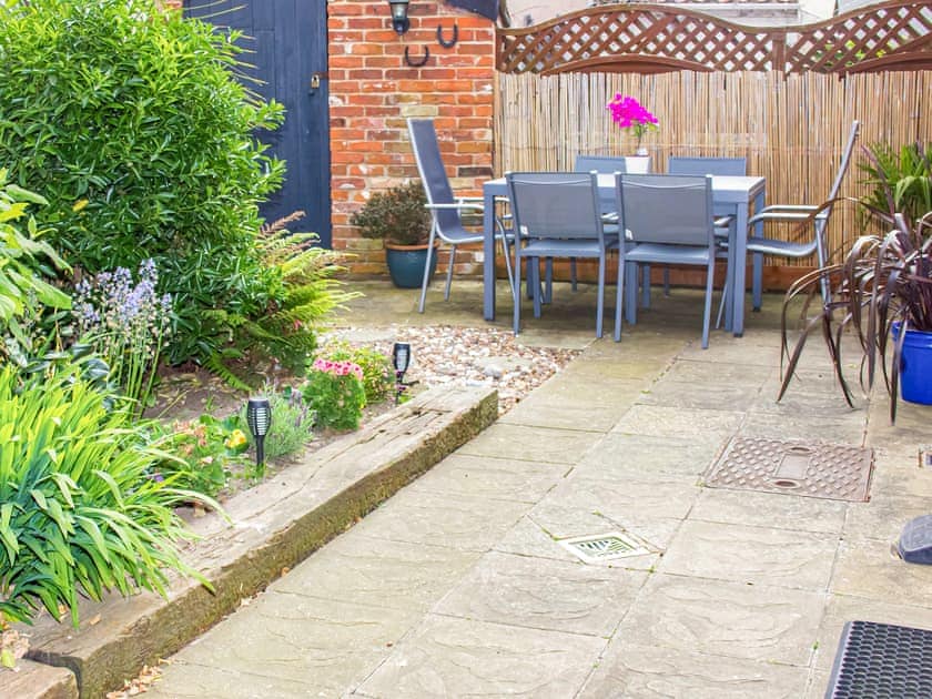 Sitting-out-area | White Stones Cottage, Caister-on-Sea, near Great Yarmouth