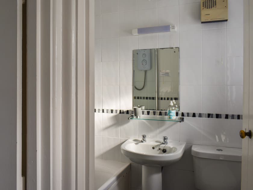 Bathroom | Sevenstones - Carn Towan Cottages, Sennen