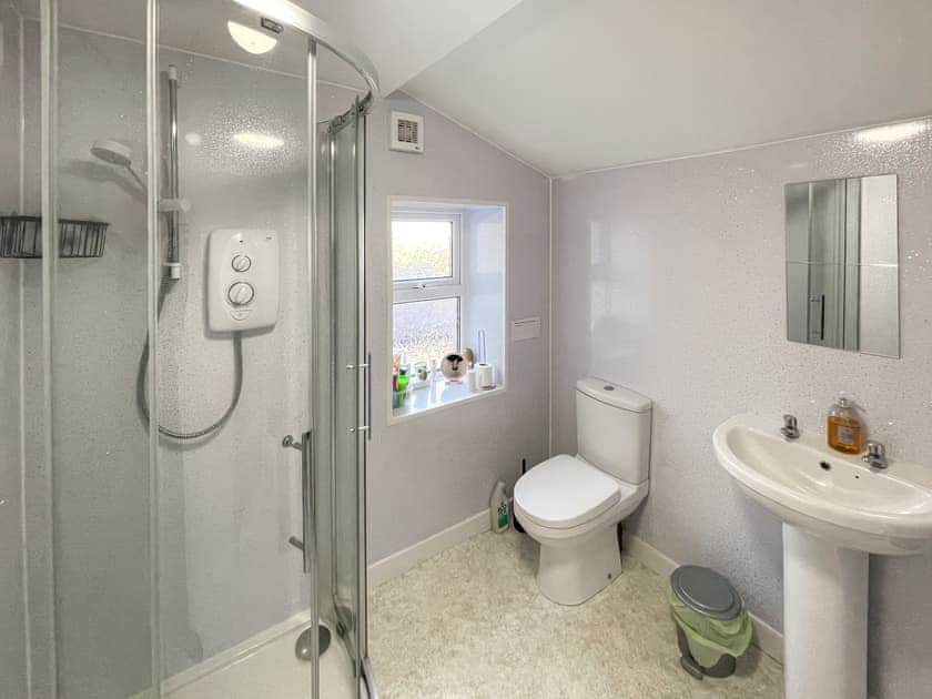 Bathroom | Bryn View Villa, Bryn Y Maen