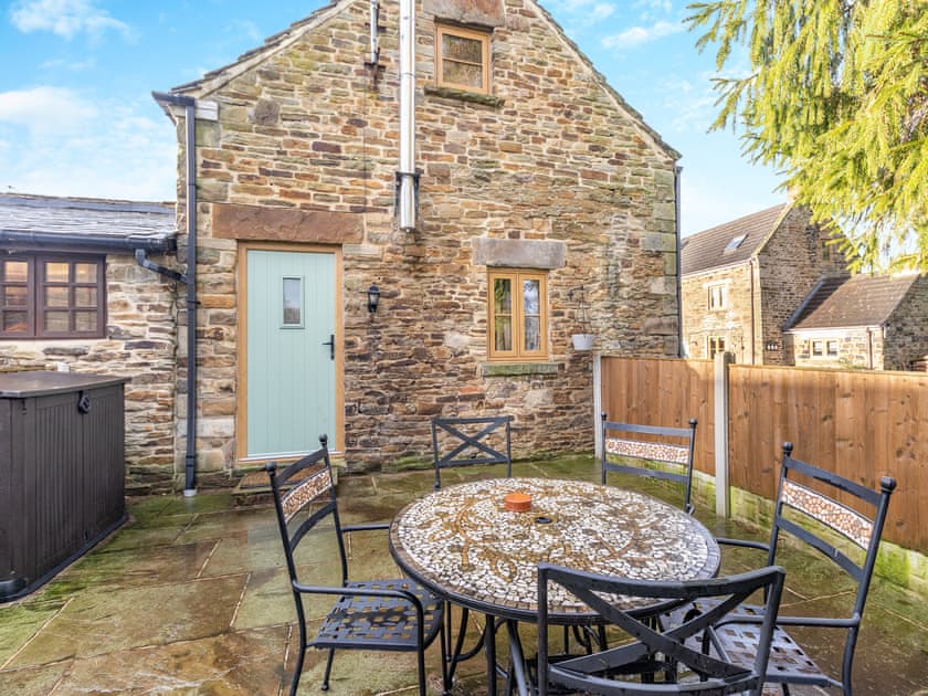 Exterior | Tawny Owl Barn - Green Farm Holiday Cottages, Cutthorpe, near Chesterfield