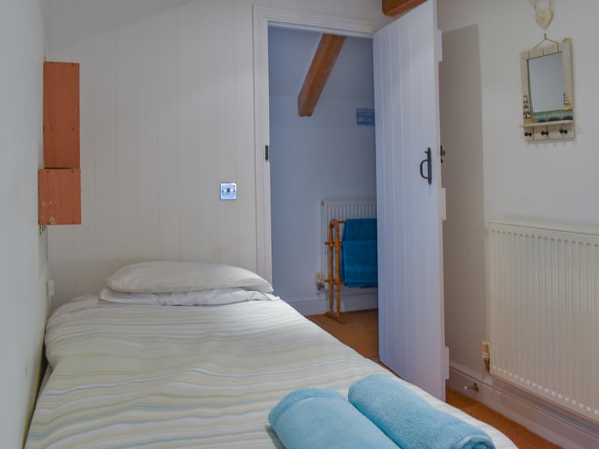 Twin bedroom | Skiber An Hyli, Mawgan Porth