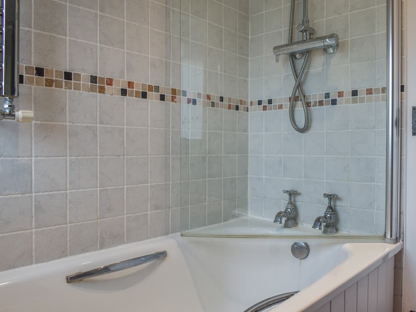Bathroom | Skiber An Hyli, Mawgan Porth