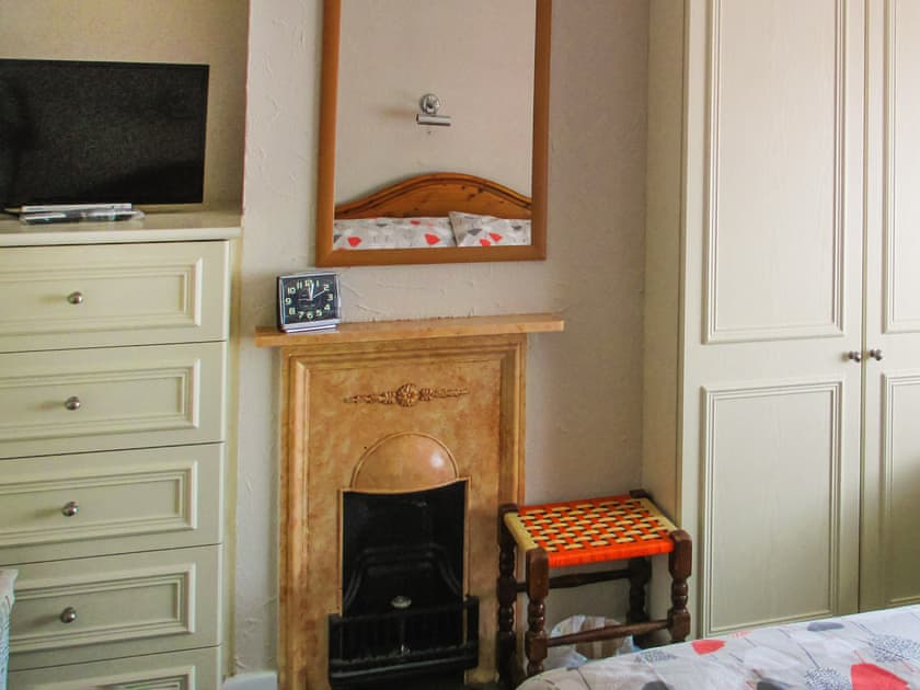 Double bedroom | Heath View Cottage, Westleton