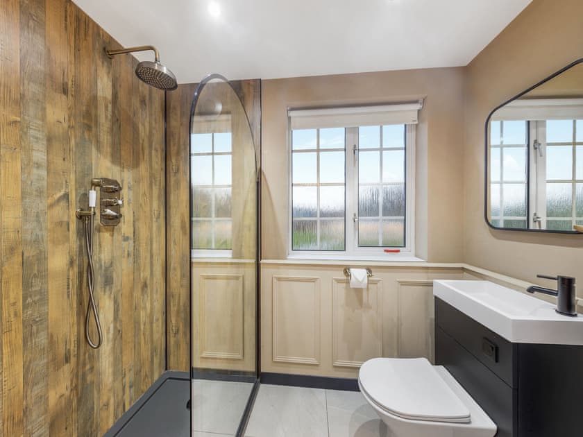 Bathroom | Bryndedwydd, Borth Aberystwyth