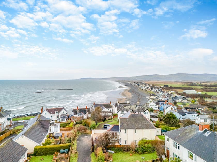 Setting | Bryndedwydd, Borth Aberystwyth