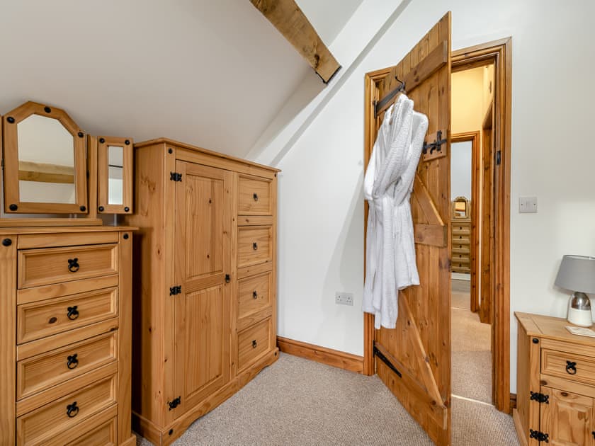 Double bedroom | The Pig Sty - Green Farm Holiday Cottages, Cutthorpe, near Chesterfield
