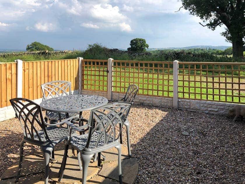 Sitting-out-area | The Pig Sty - Green Farm Holiday Cottages, Cutthorpe, near Chesterfield
