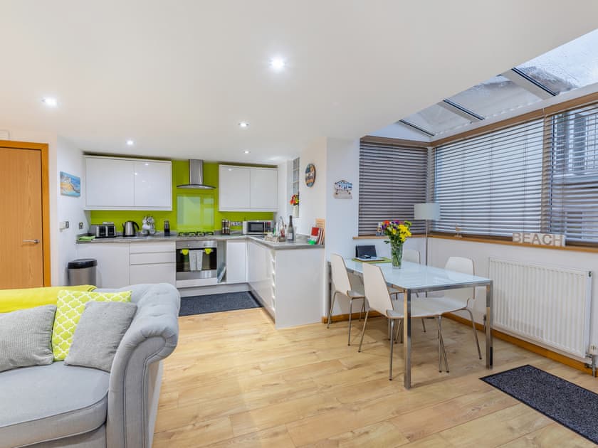 Kitchen/diner | 8 Vista Apartments, Paignton