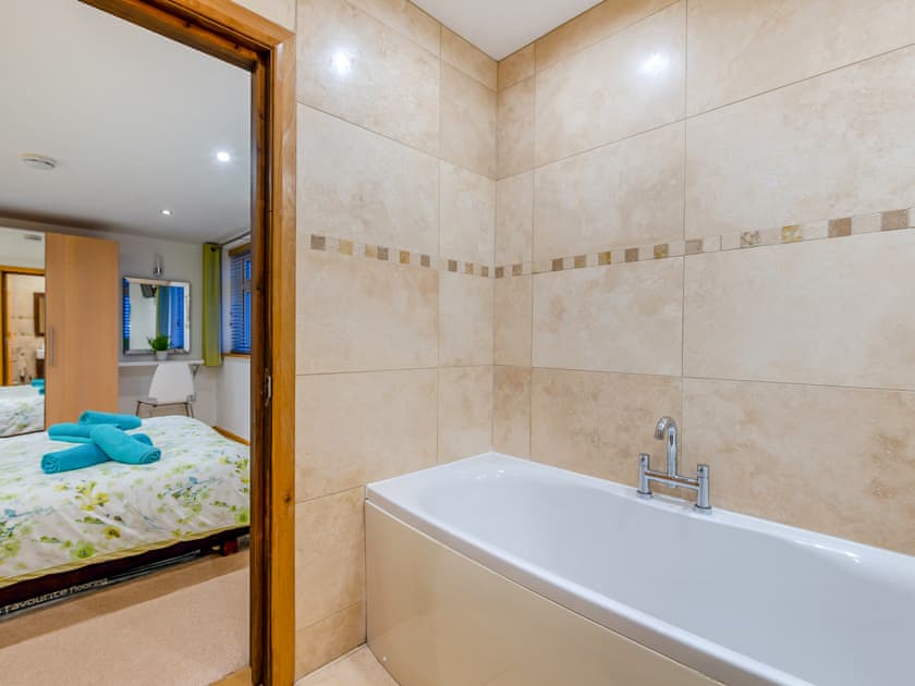 Bathroom | 8 Vista Apartments, Paignton