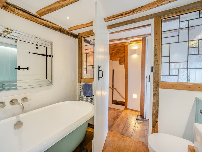 Bathroom | School Hill House, Hartfield