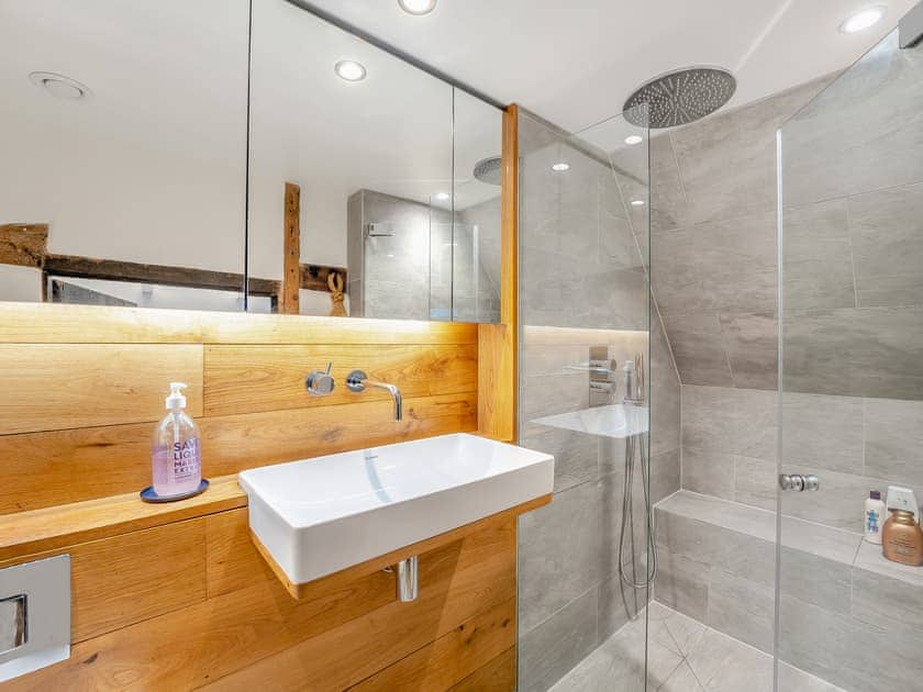 Bathroom | School Hill House, Hartfield
