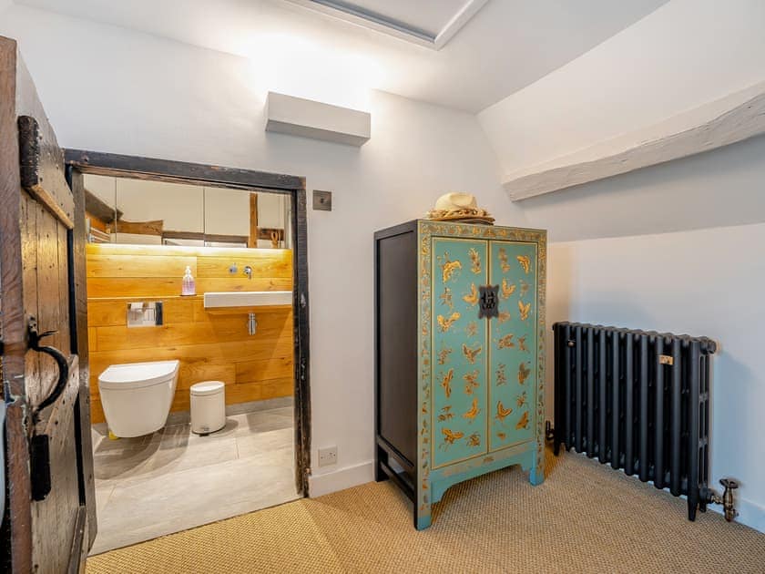 Bathroom | School Hill House, Hartfield