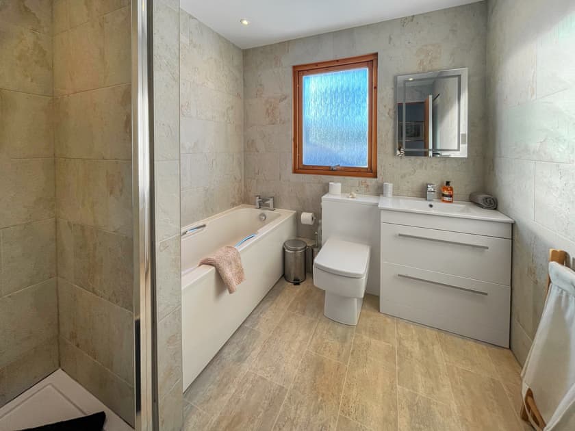 Bathroom | Lorien Cottage, Nethy Bridge