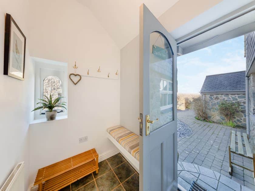 Interior | The Owl Barn - House In The Yard, Gaerwen