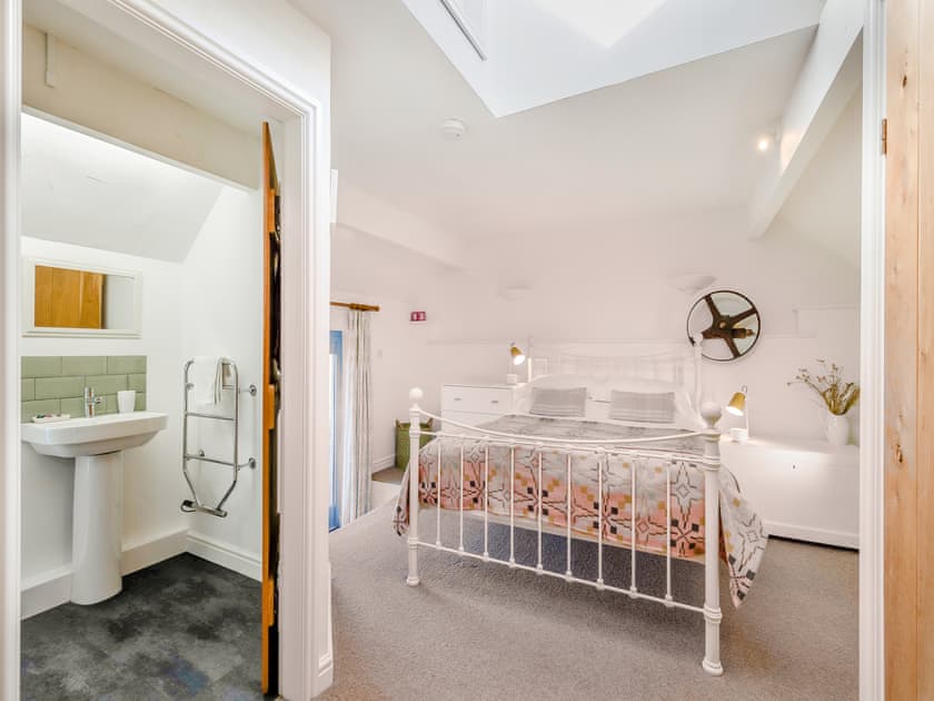 Double bedroom | The Granary - House In The Yard, Gaerwen