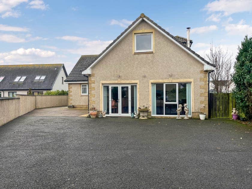 Exterior | Littlewood Gardens, Montrose
