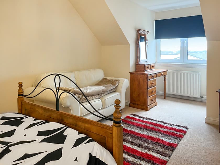 Double bedroom | Littlewood Gardens, Montrose