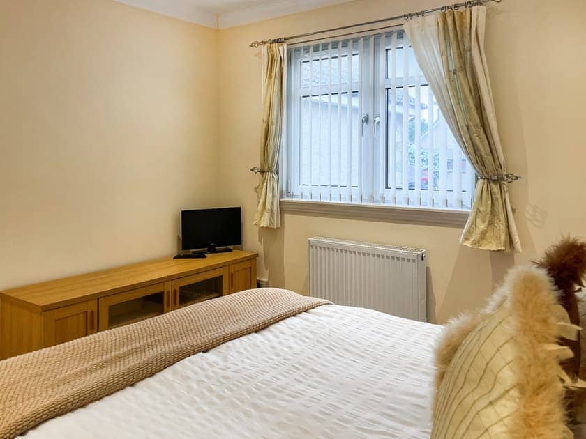 Double bedroom | Littlewood Gardens, Montrose
