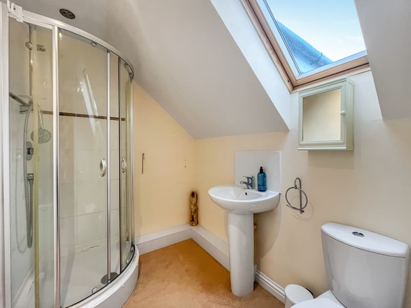 Bathroom | Littlewood Gardens, Montrose