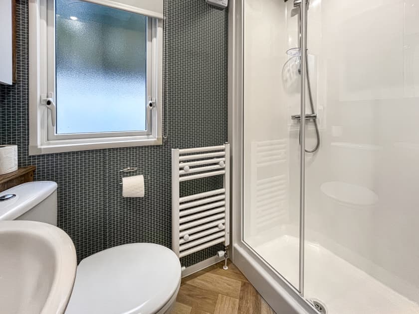 Bathroom | The Kestrel - Riverview Country Park, Forres