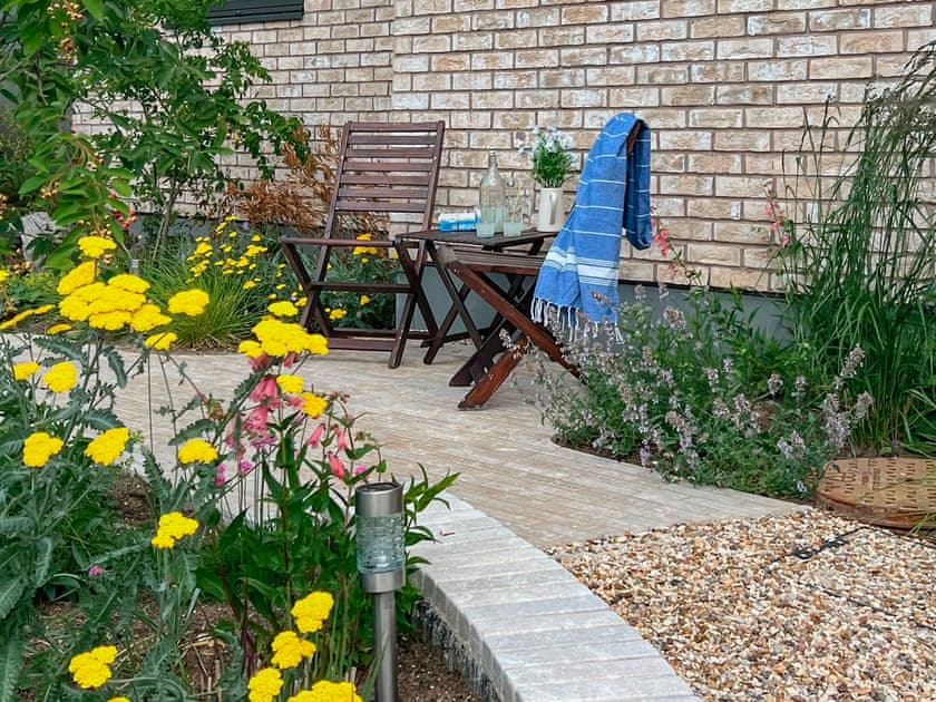 Sitting-out-area | The Boathouse - The Quay, Waldringfield