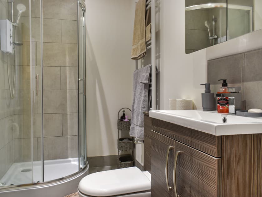 Bathroom | De-Vollard Barn, Saltash