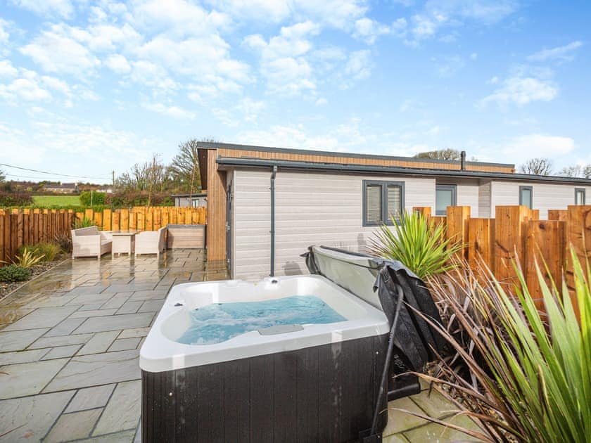 Hot tub | Four Sandbanks, Benllech