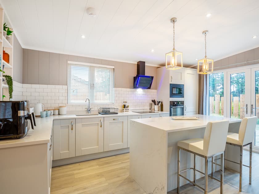 Open plan living space | Four Sandbanks, Benllech