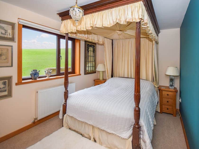 Double bedroom | Utkanten, Stromness
