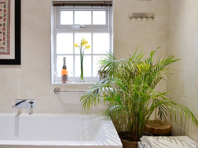Bathroom | Fairylea Cottage, Fairylea Cottage