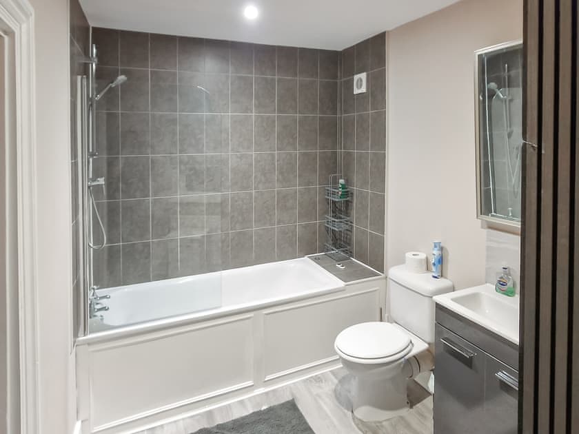 Bathroom | The Bean Flat, Wimbledon