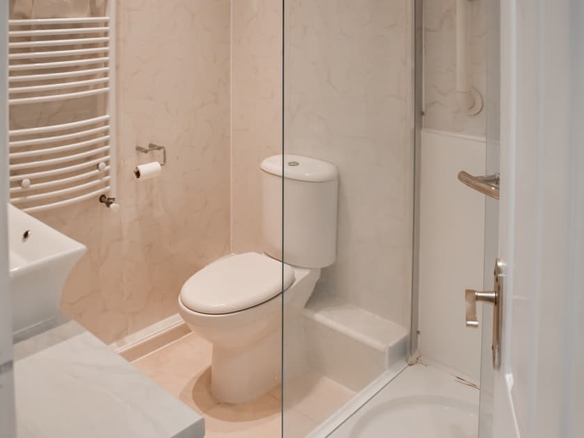 En-suite | Swallowdale, Flordon