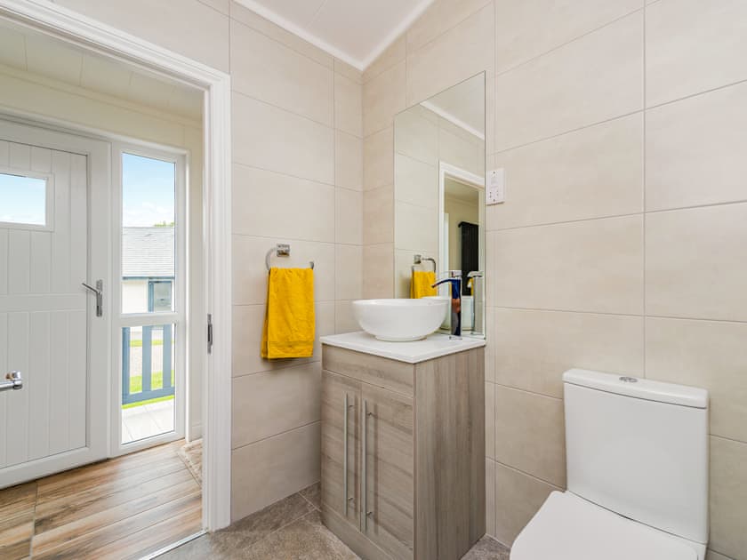 Shower room | Oak Tree Lodge - Stoney Acres Luxury Holiday Park, Dorrington, near Shrewsbury
