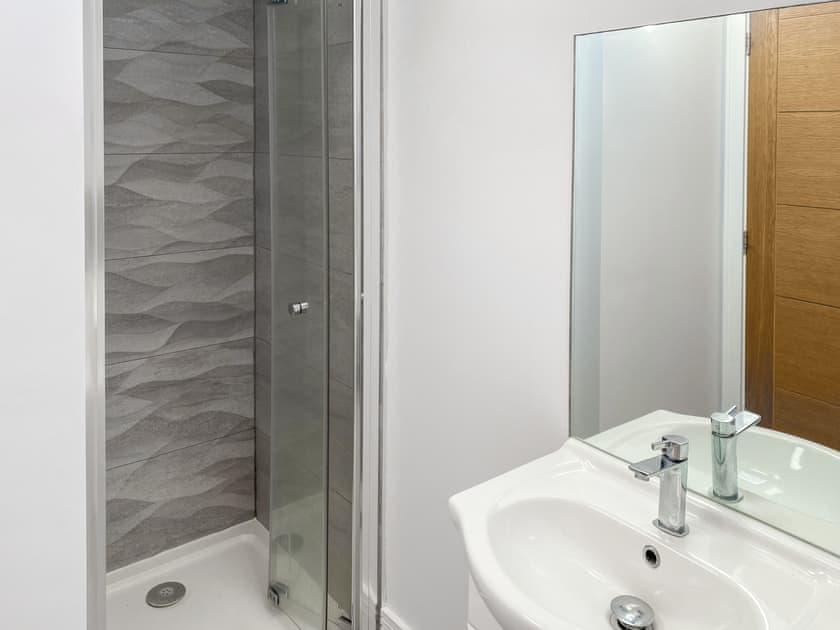 Bathroom | Newquay Ocean Heights, Newquay