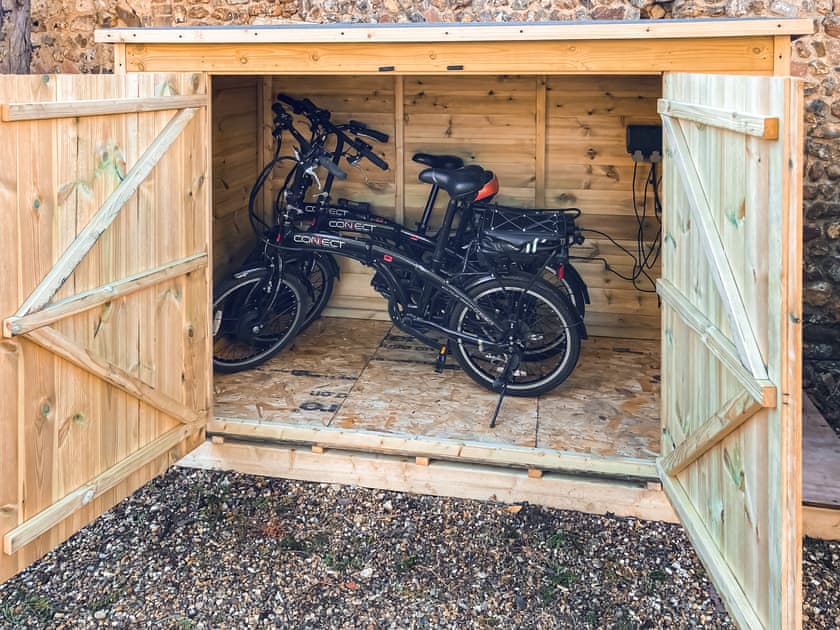 Bike shed | Moulsham House, Stoke Ferry