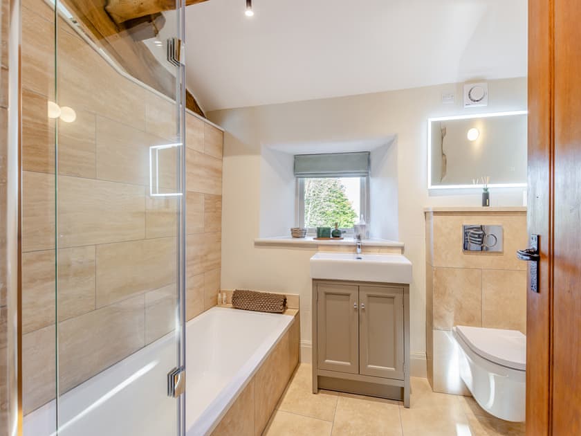 Bathroom | Badger Hill Barn, Hanlith