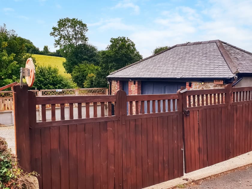 Exterior | De-Vollard Barn, Saltash