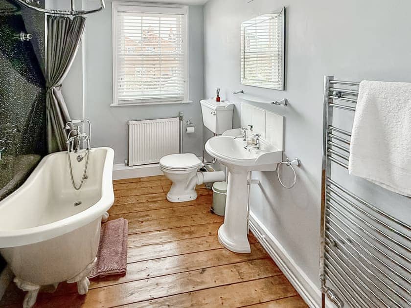 En-suite Bathroom  | Augustines Cottage, Canterbury